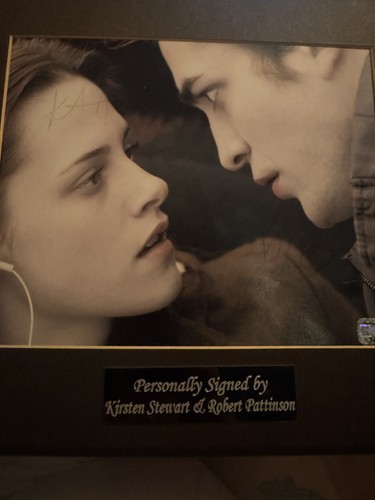 Twilight cast signed photo - cast,